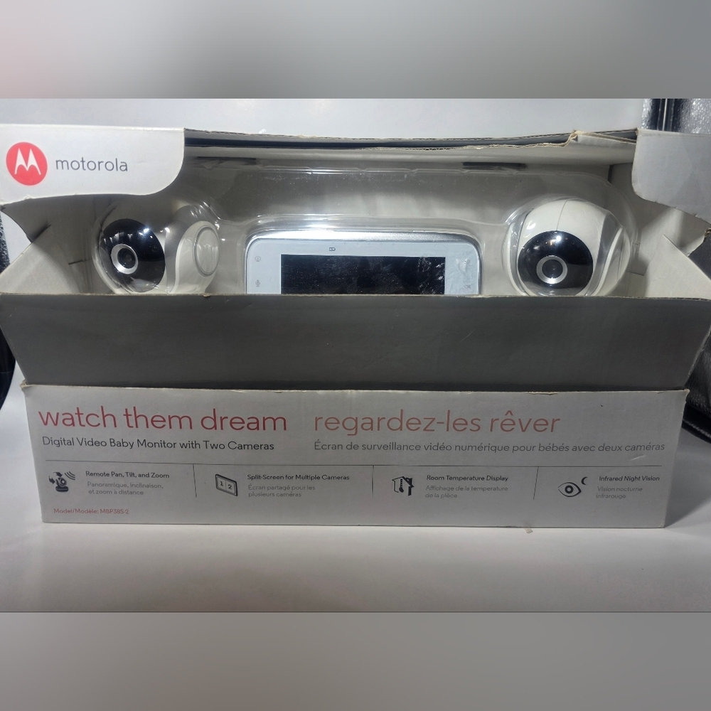 Motorola Digital Video Baby Monitor with Dual Cameras